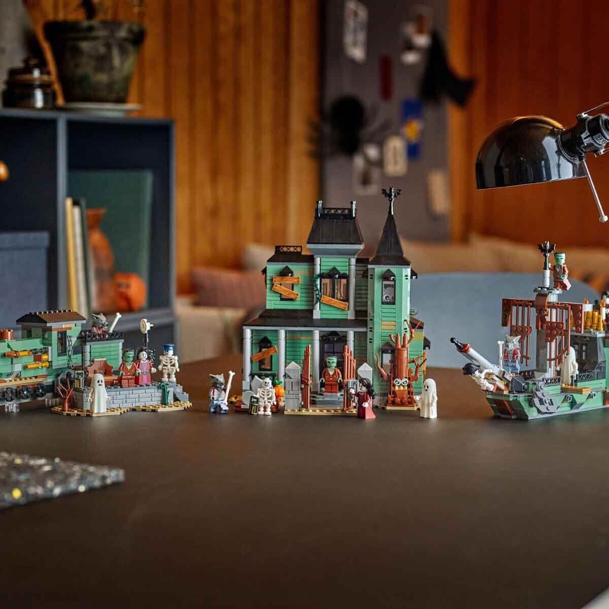 31167 Lego Creator 3In1 - Hayaletli Köşk 736 Parça +9 Yaş