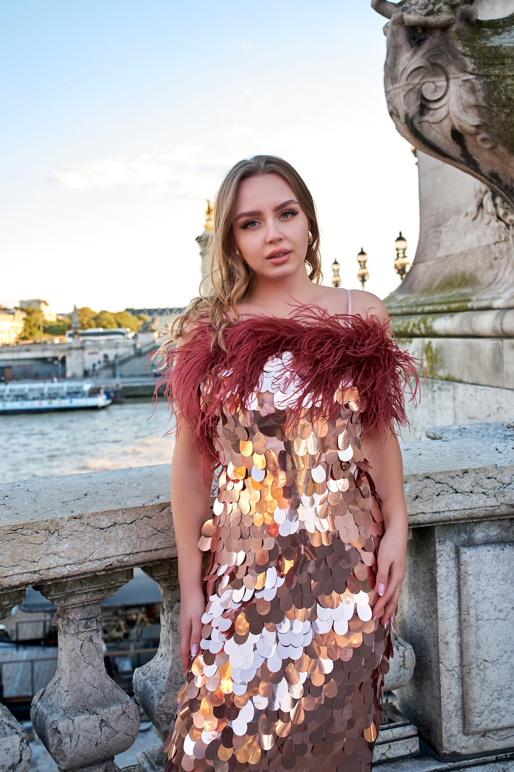 Gold Büyük Pullu Bordo Boa Otrişli Midi Boy Elbise Ariel - 1