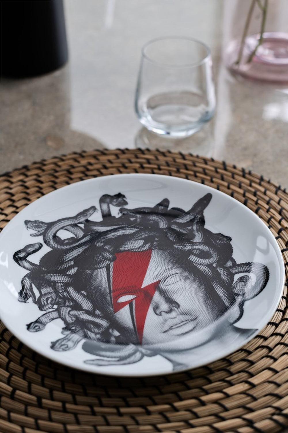 Dekoratif Tabak No:2 Medusa Is Beautiful Now - 1