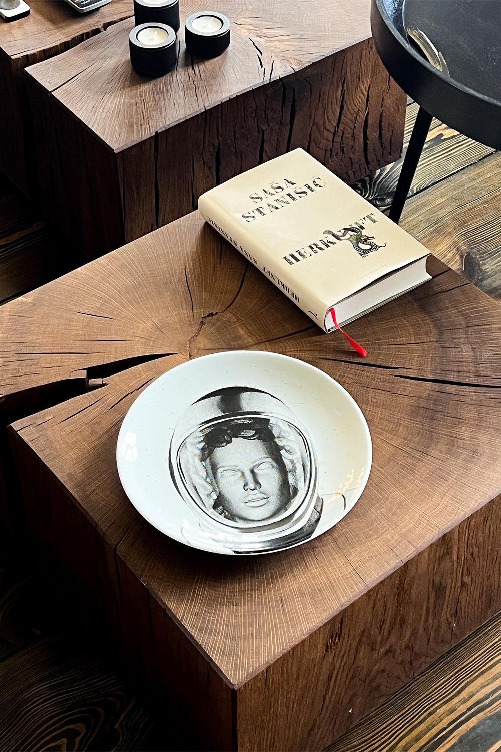 Dekoratif Tabak No:3 Medusa Is Beautiful Now - 1