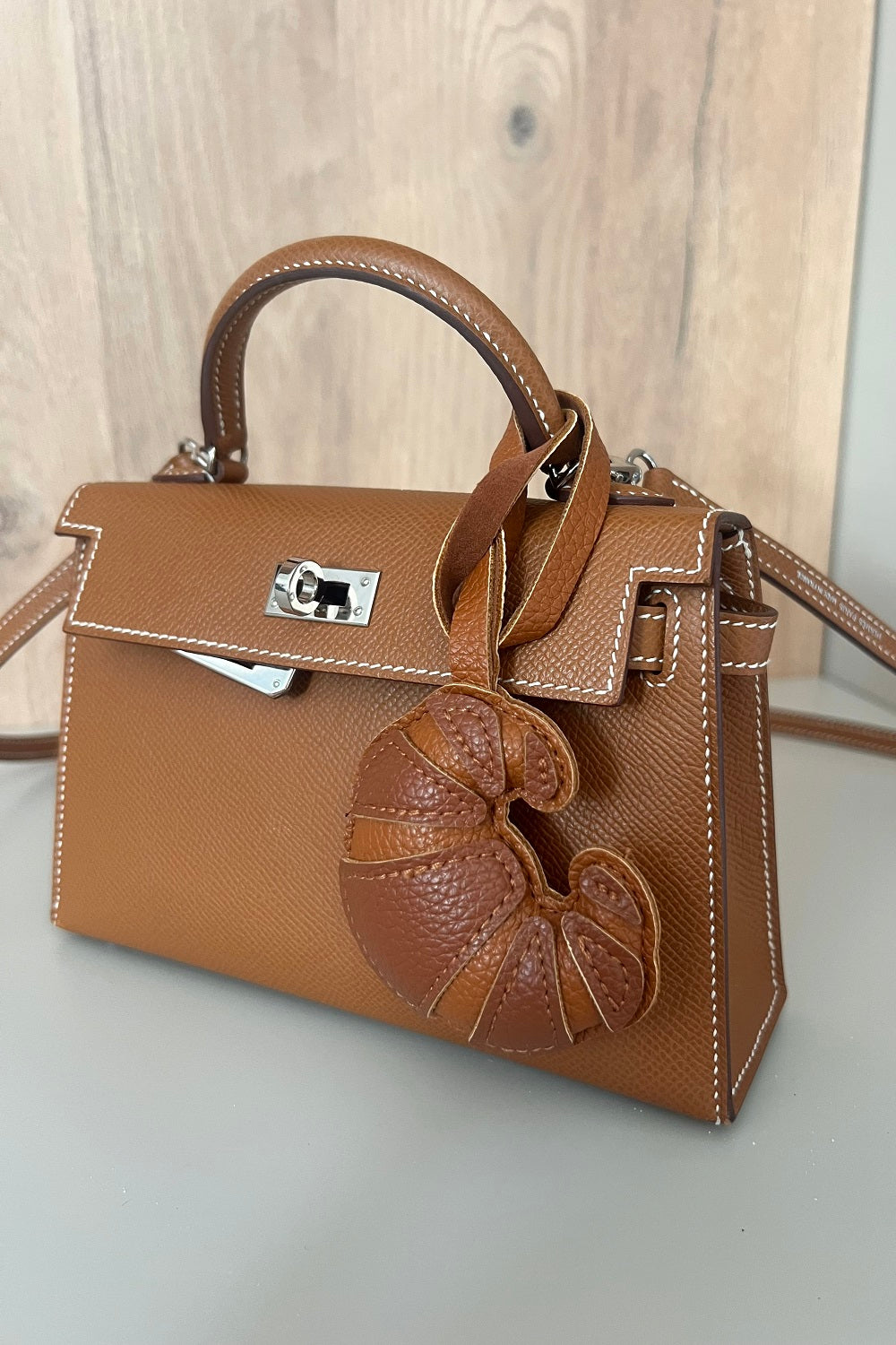 Le Croissant Charm - 1