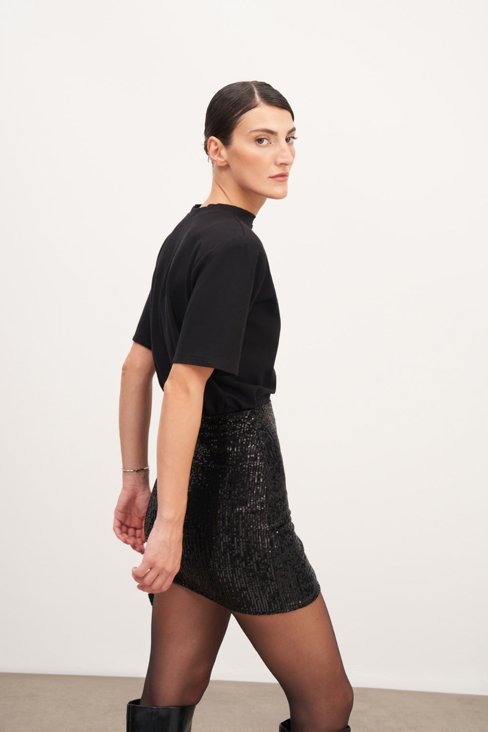 Payetli Yırtmaç Detaylı Mini Etek - 1