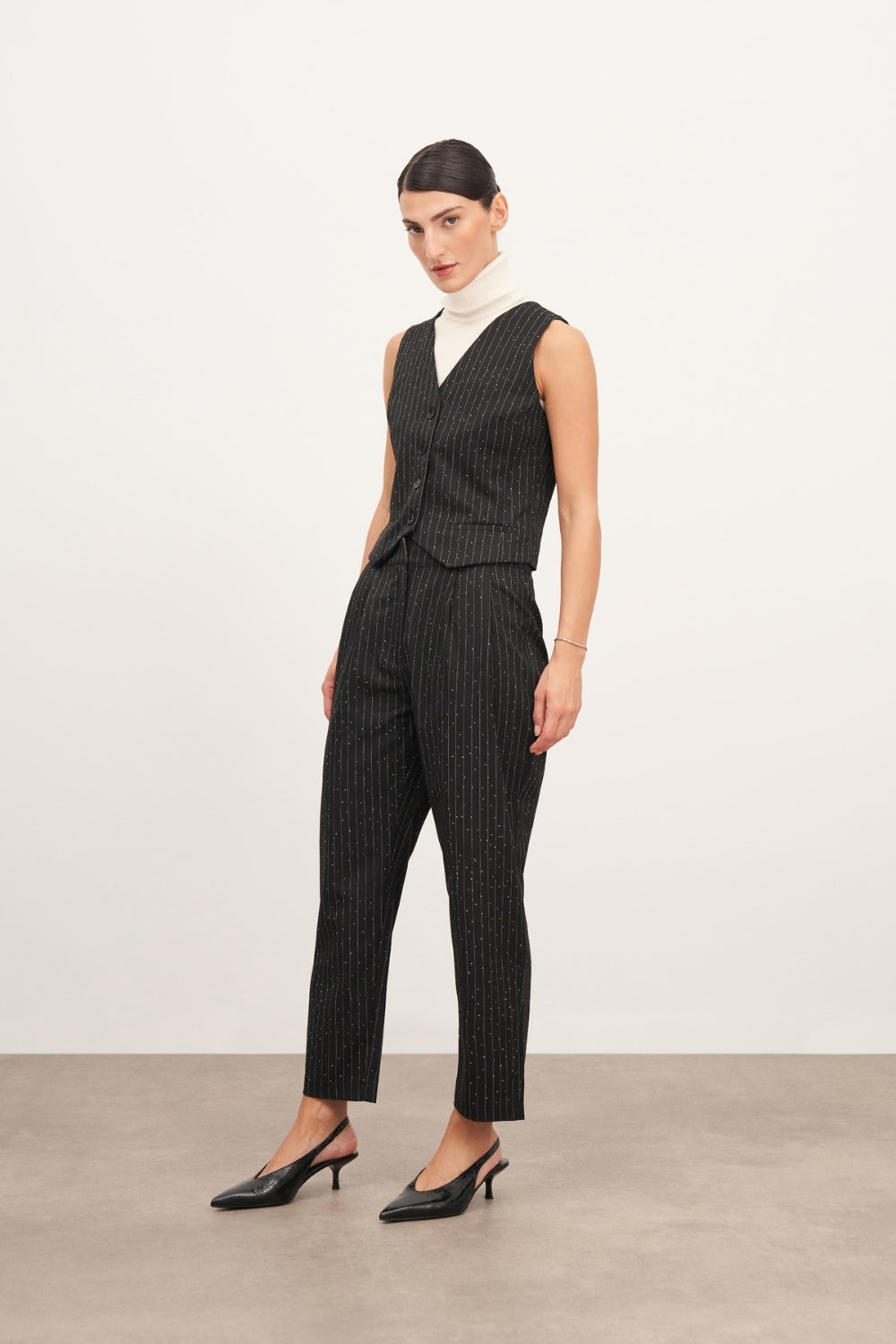 Siyah Çift Pileli Havuç Kesim Pantolon - 2