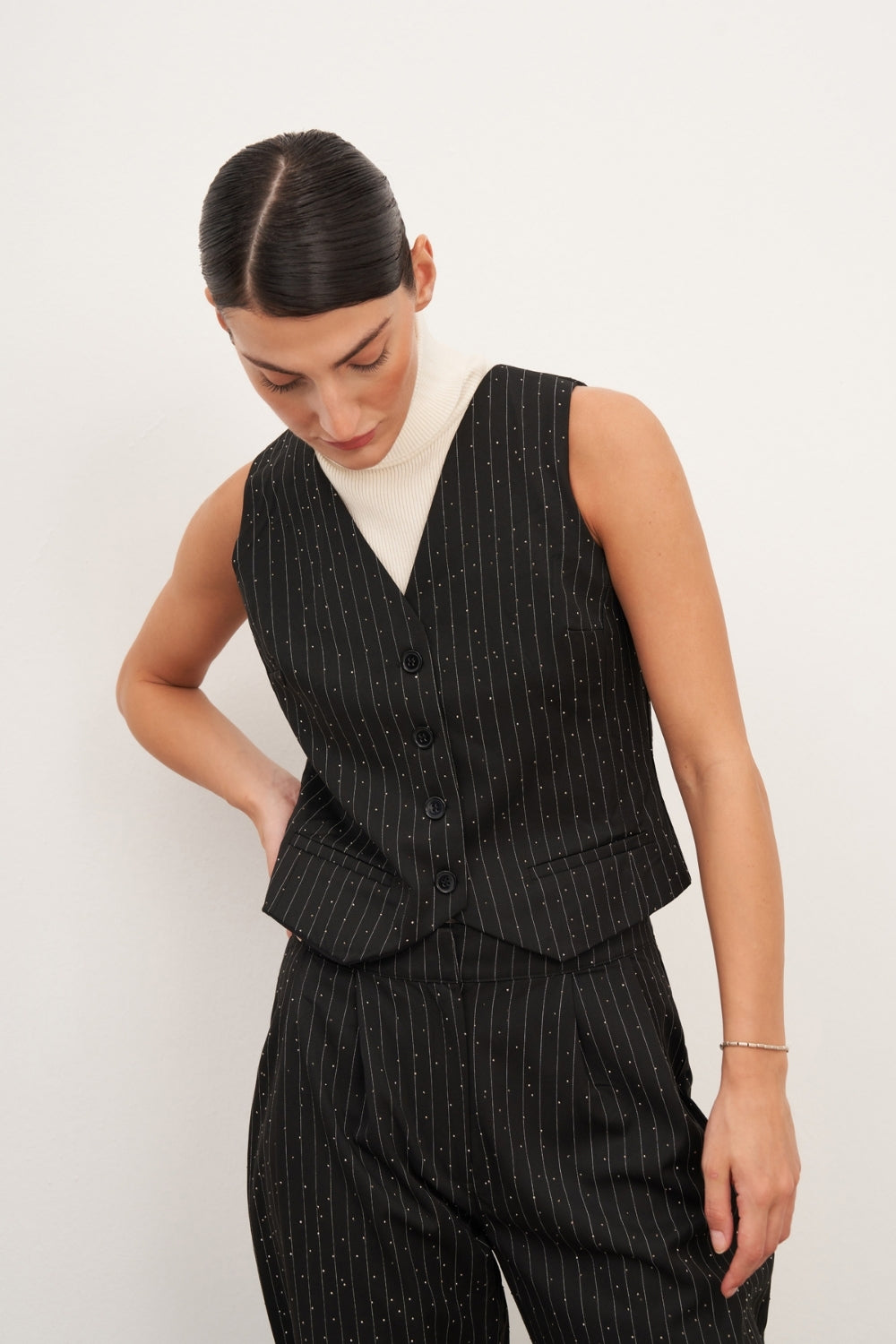 Siyah Düğme Detaylı Yelek - 0