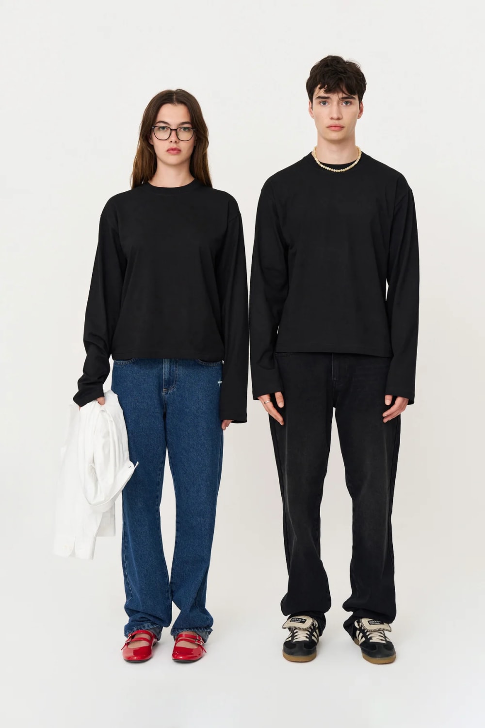 Uzun Kollu Nakışlı Oversize Siyah T-Shirt - 1