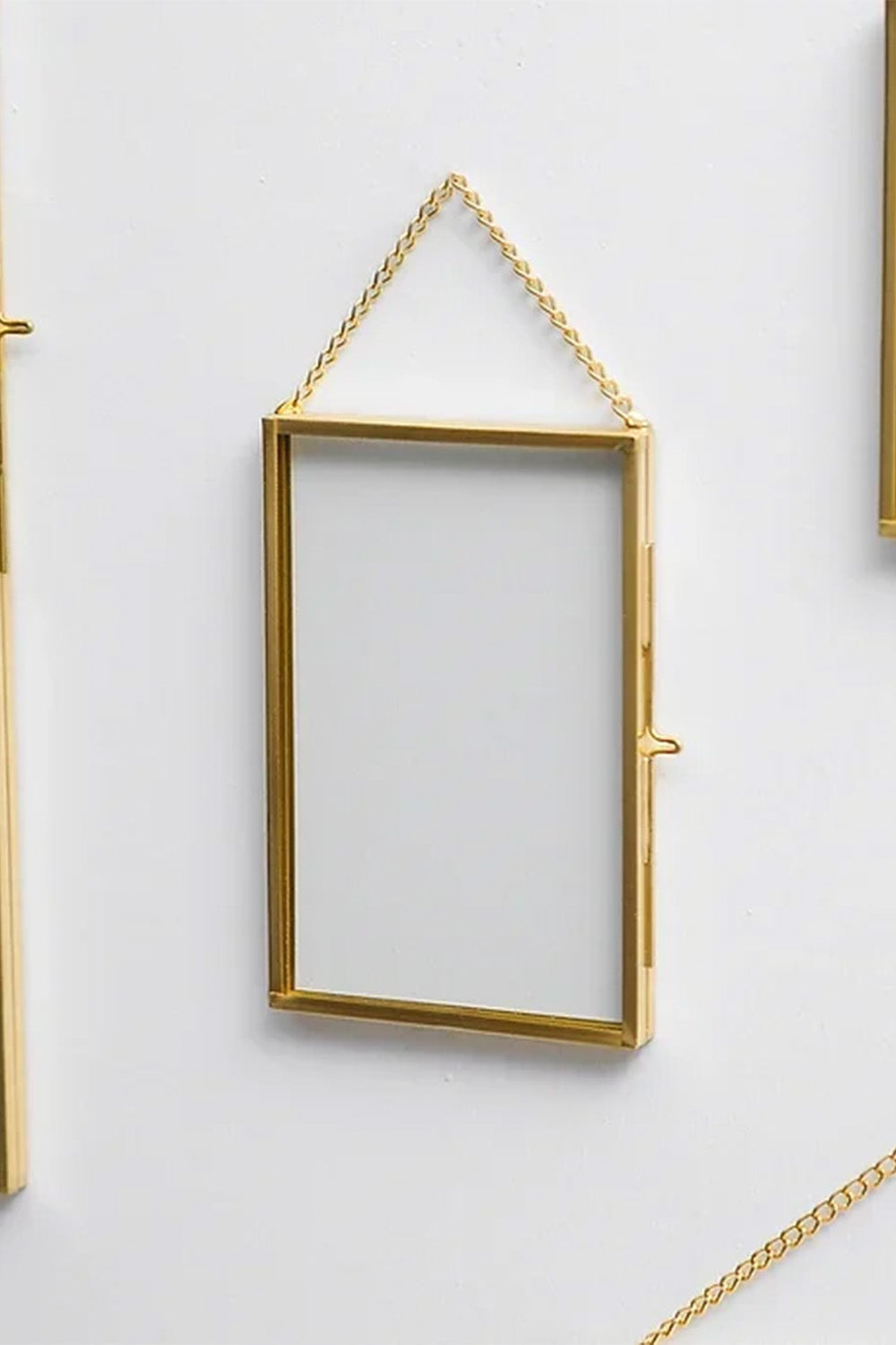 Dikey Pirinç Gold Kapaklı Cam Duvar Askılı Fotoğraf Çerçevesi 12x8cm - 5