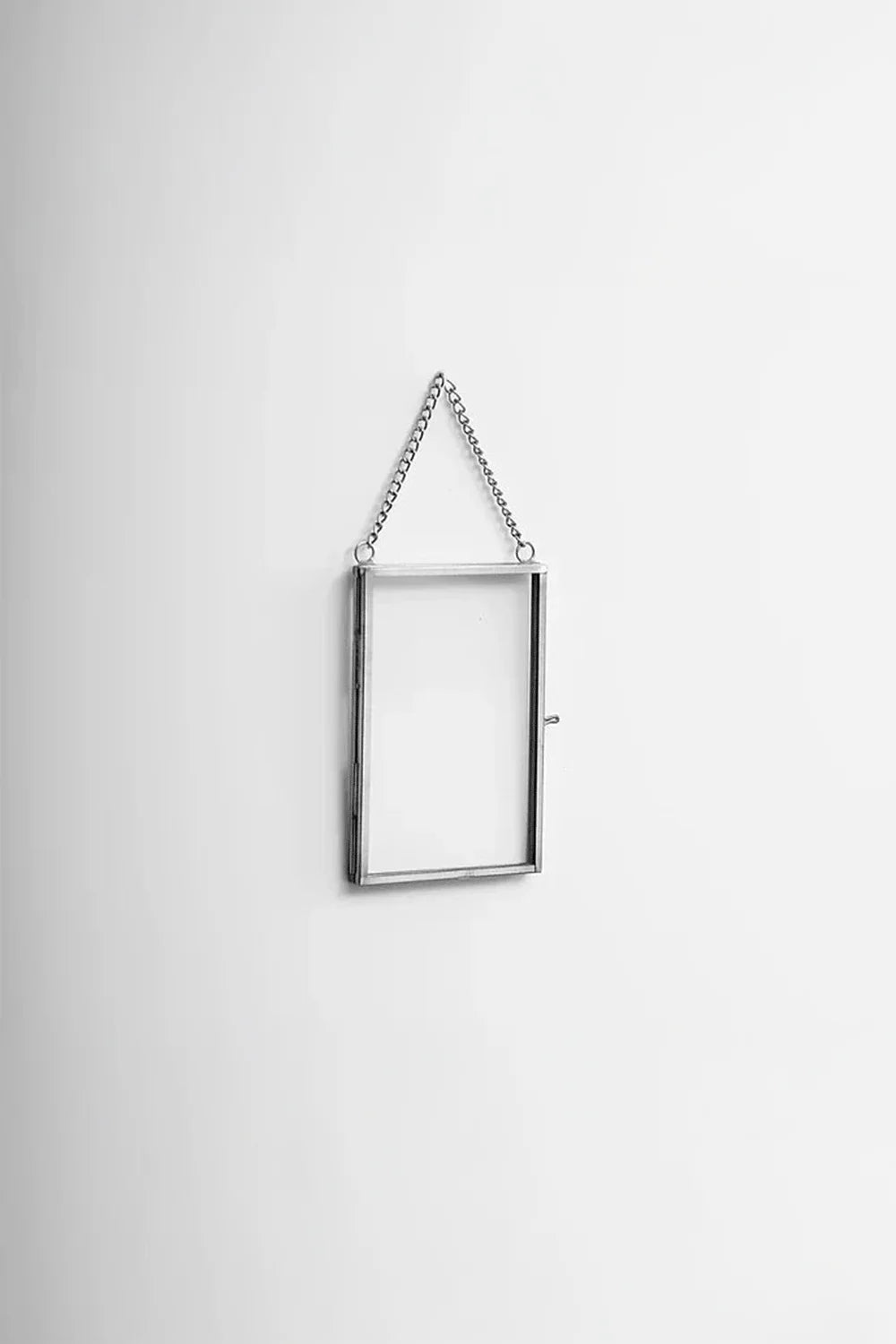 Dikey Gümüş Kapaklı Cam Duvar Askılı Fotoğraf Çerçevesi 12x8cm - 0