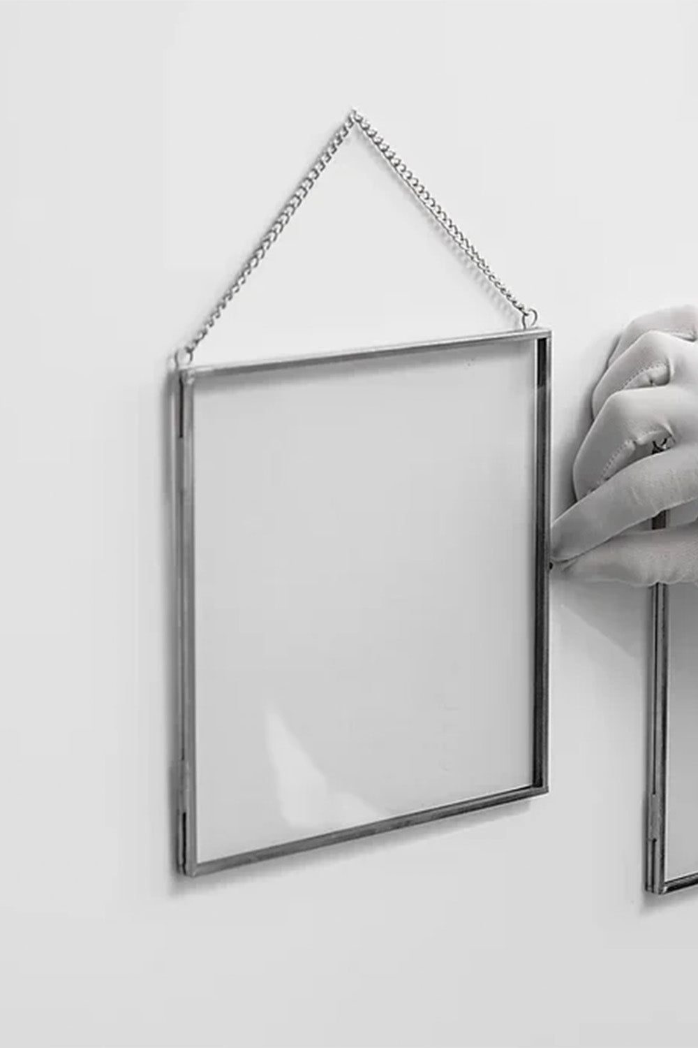 Dikey Ve Yatay Gümüş Cam Duvar Askılı Fotoğraf Çerçevesi Kapaklı 20x20cm - 2