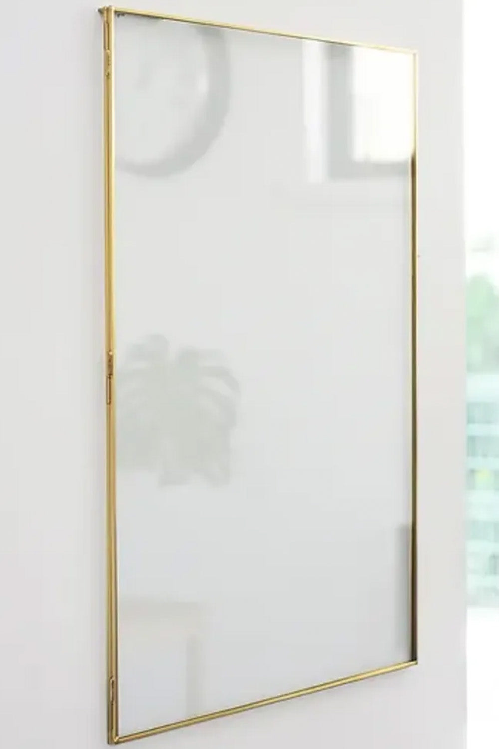 Pirinç Zincirsiz Duvar Aparatlı Cam Fotoğraf Çerçevesi 60x45cm - 2