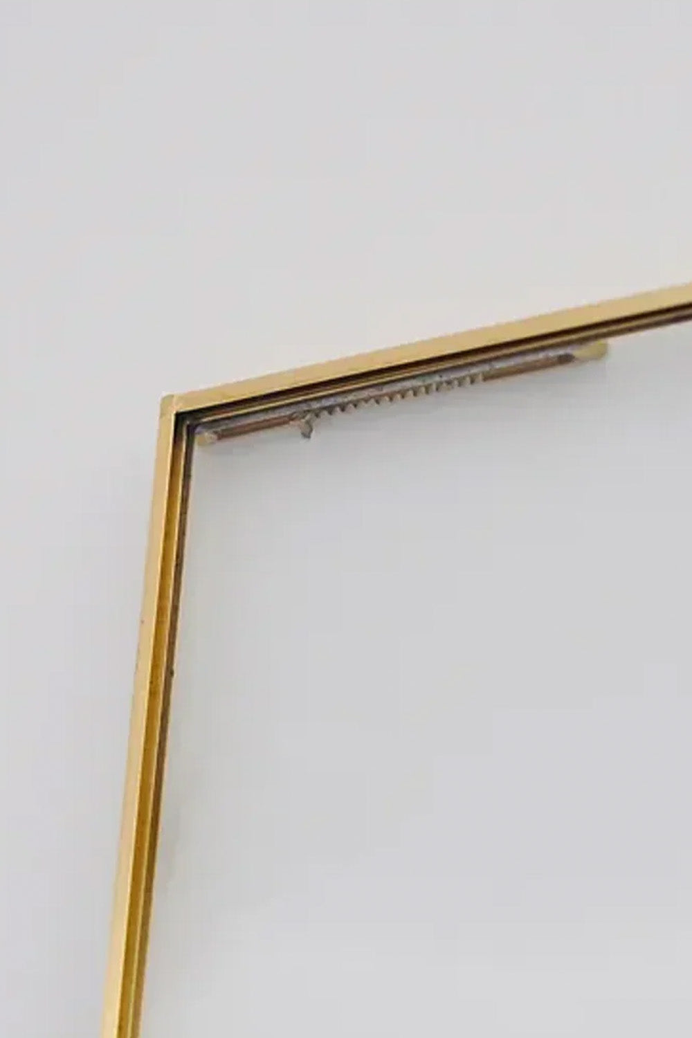 Pirinç Zincirsiz Duvar Aparatlı Cam Fotoğraf Çerçevesi 60x45cm - 6