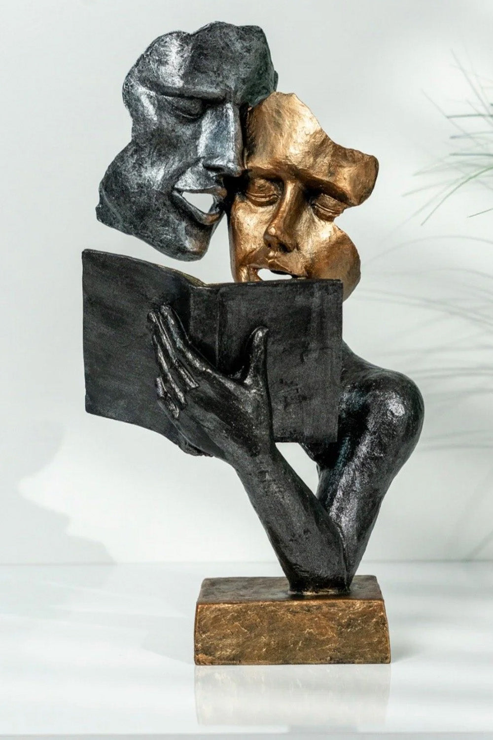 Kitap Okuyan Çift Mask Obje - 2