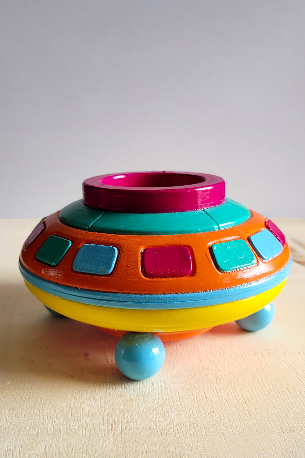 Ufo Saksı - Renkli Retro Tasarım - 2