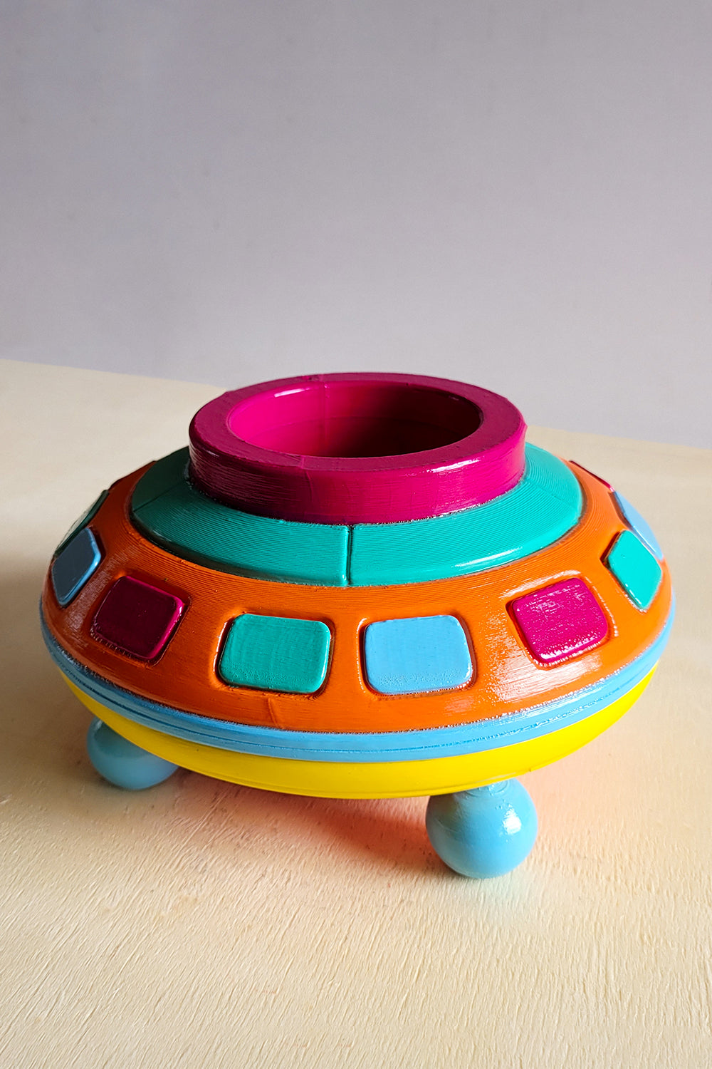 Ufo Saksı - Renkli Retro Tasarım - 5