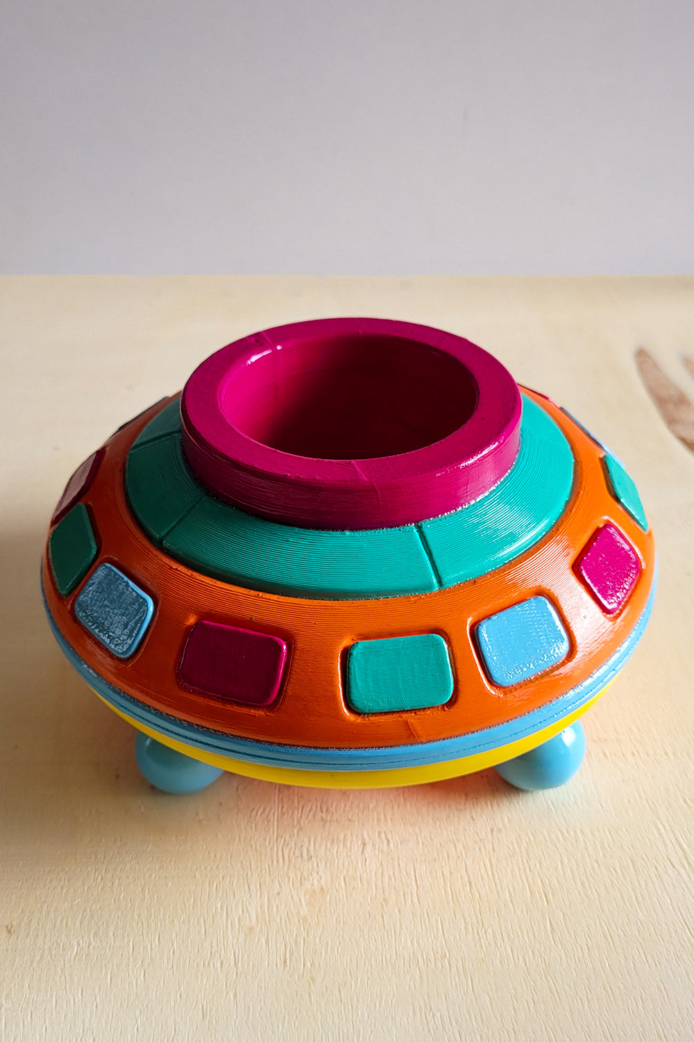 Ufo Saksı - Renkli Retro Tasarım - 7