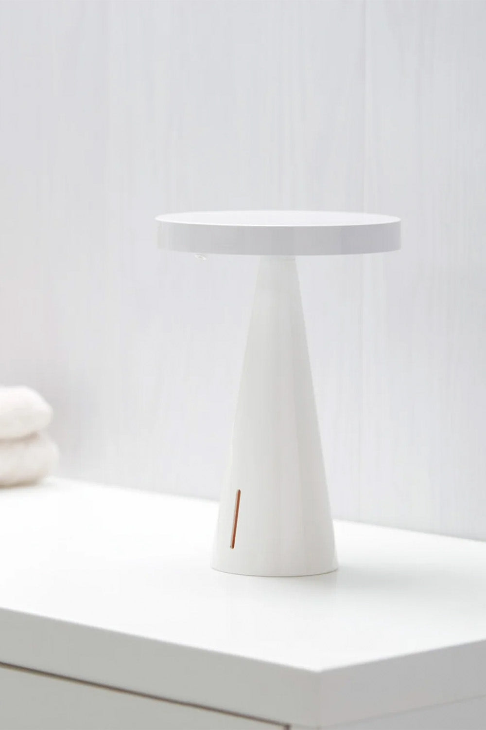 Mano Sensörlü Aydınlatmalı Dezenfektan Dispanseri Beyaz - 4