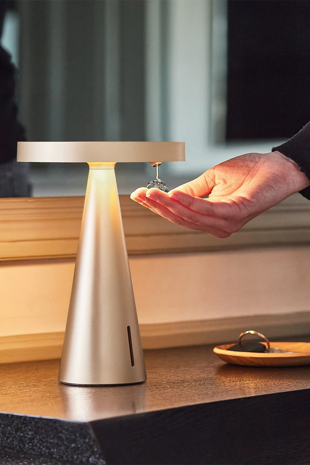 Mano Sensörlü Aydınlatmalı Dezenfektan Dispanseri Dore - 3