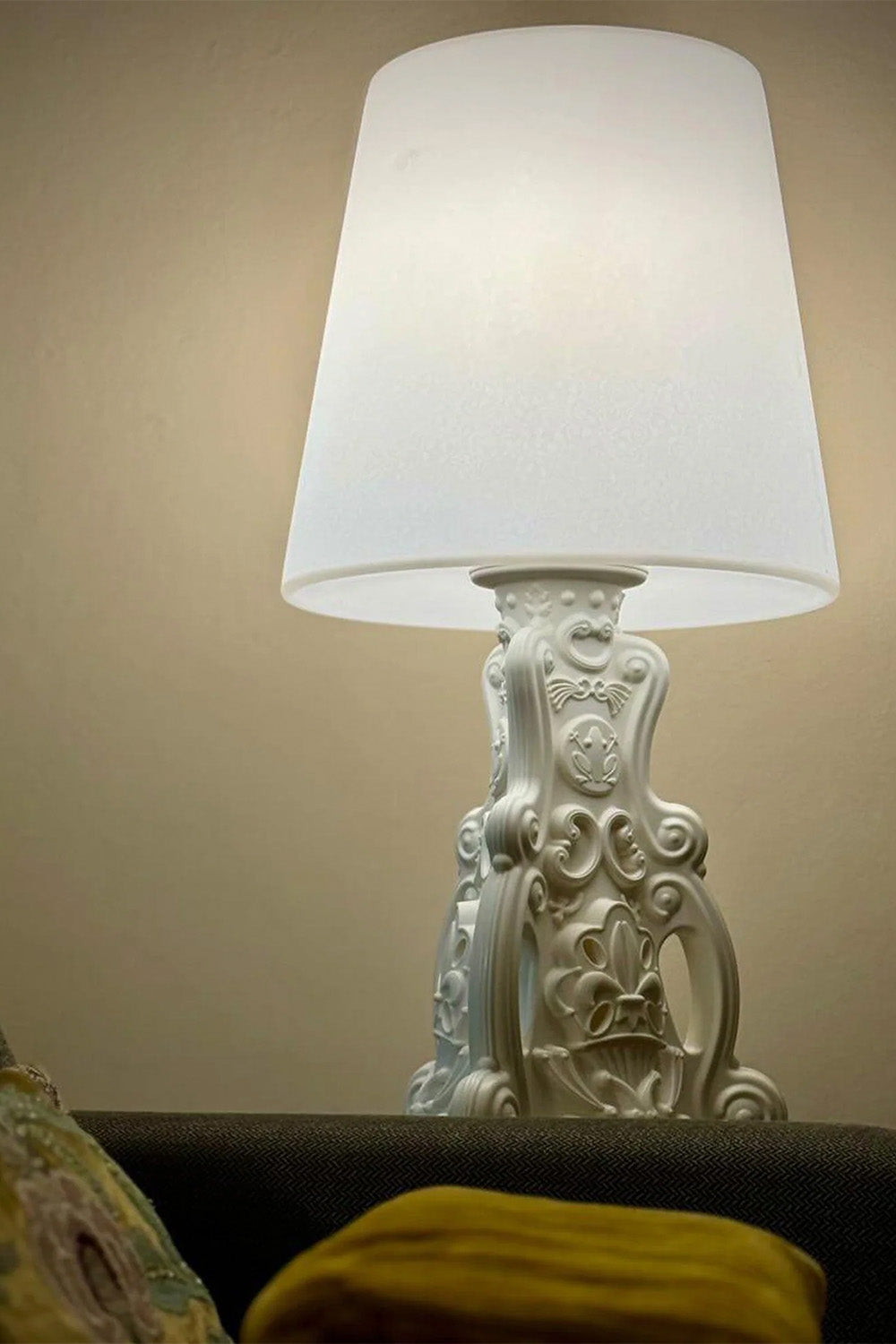 Lady Of Love Beyaz Masaüstü Aydınlatması - 1