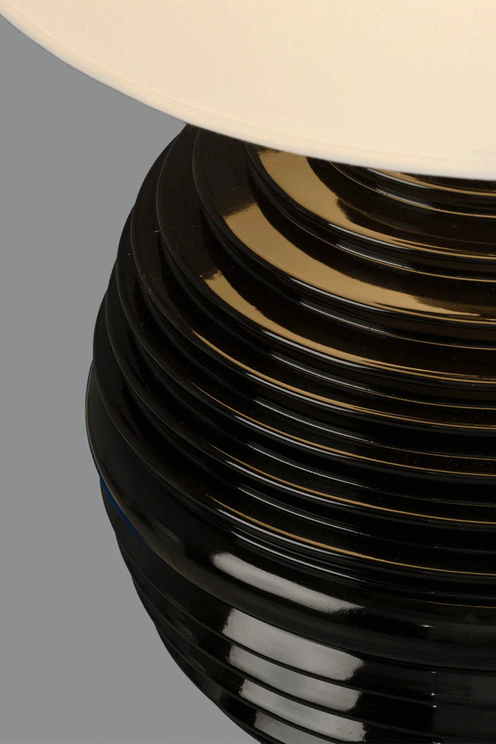 Tarifa Masa Lambasi 1l Parlak Si̇yah - 1