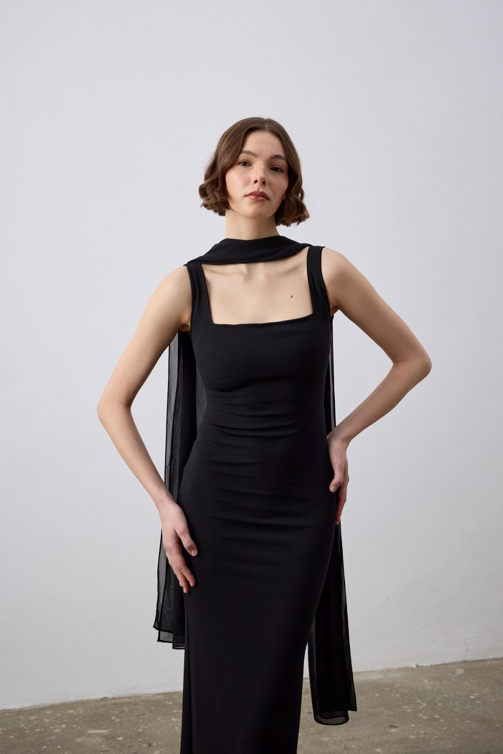 Helena Şal Detaylı Kare Yaka Siyah Elbise - 2