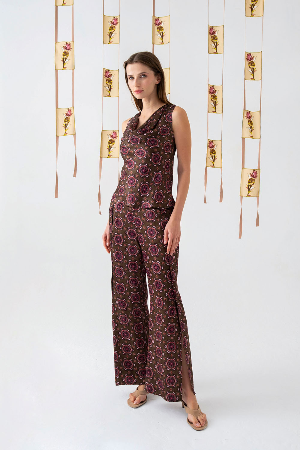 Floral Desenli Degaje Detaylı Saten Bluz - 0