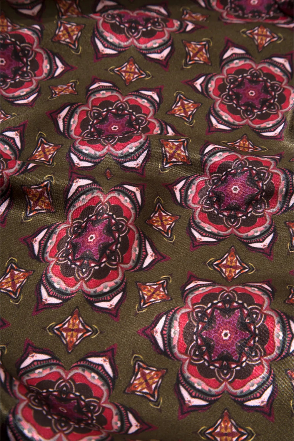 Floral Desenli Fular Detaylı Saten Bluz - 4