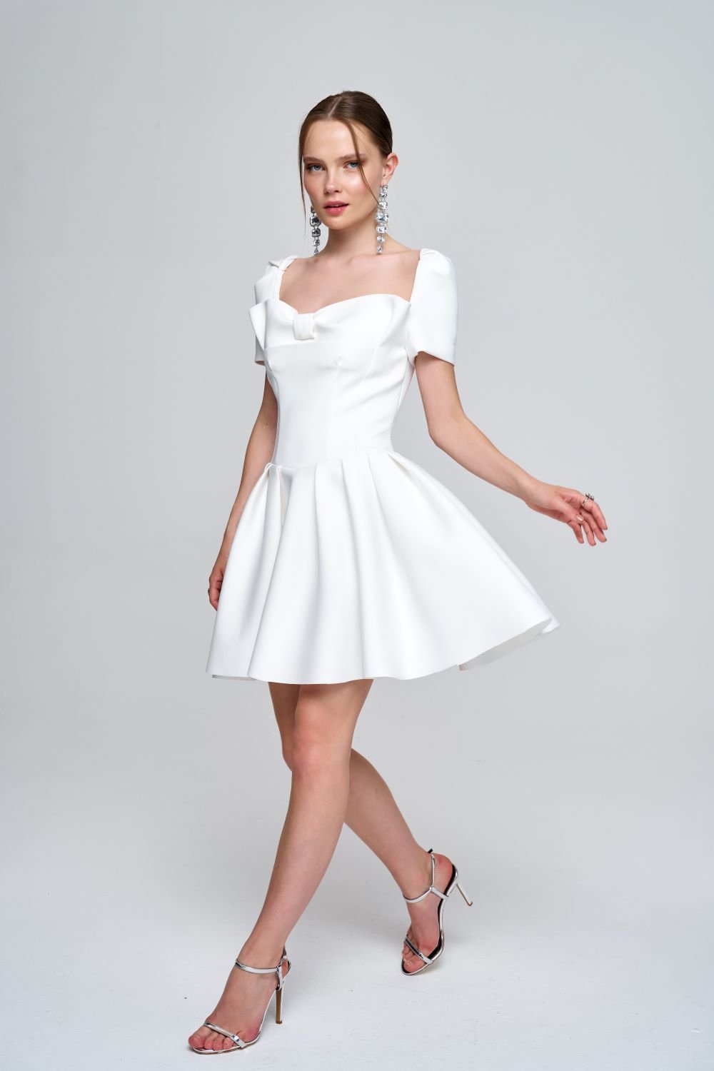 Fiyonk Yaka Mini Beyaz Elbise - 1