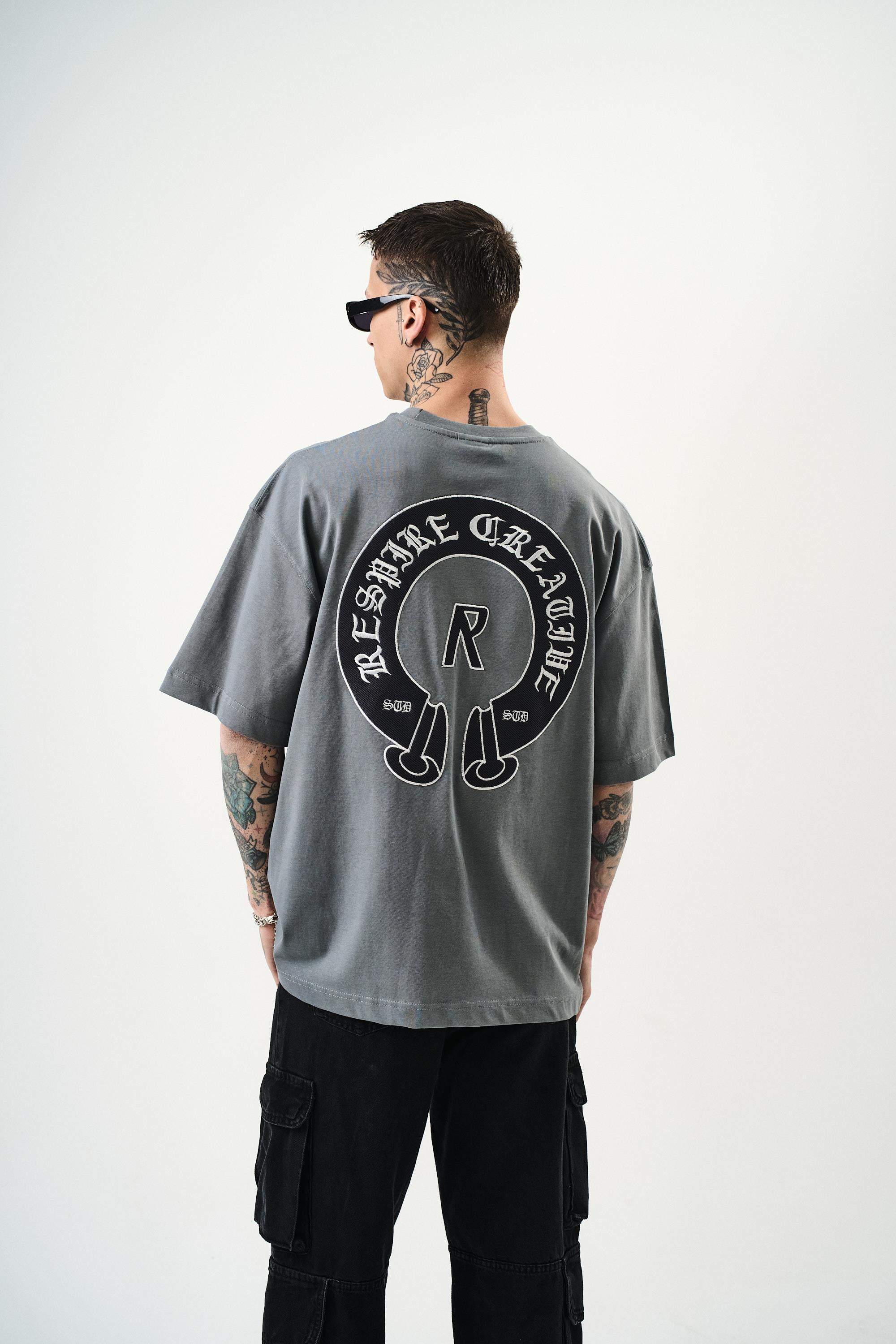 Erkek R Creative Nakışlı Oversize T-Shirt Füme - 1