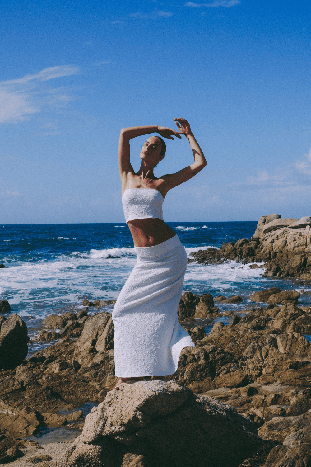 Daisy Straplez Top - 0