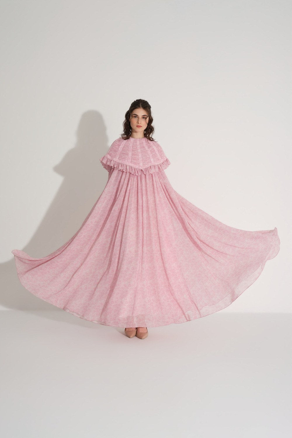 Üstü Takma Pelerinli Şifon Elbise - Pembe - 4