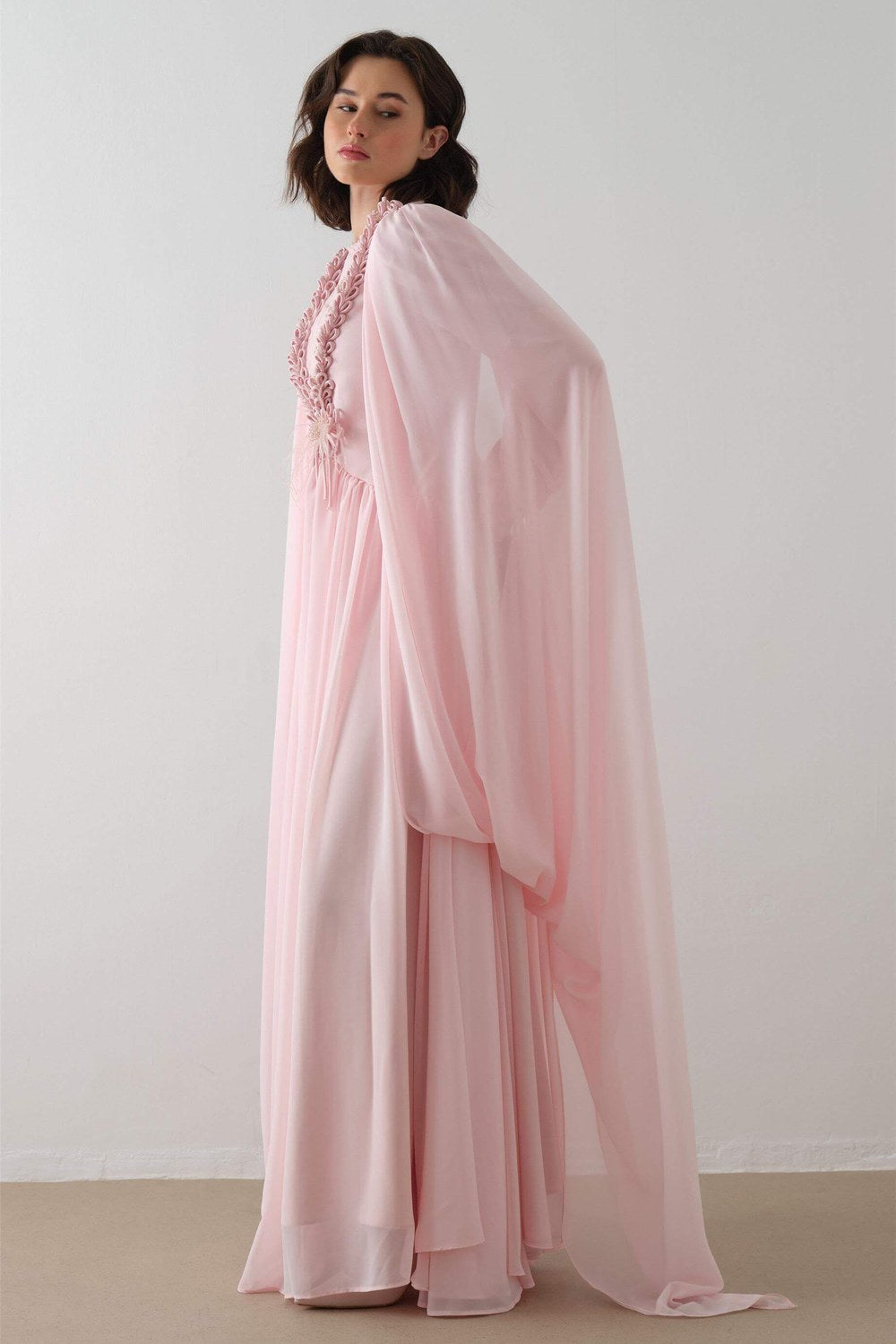 Ön Bedeni Çiçek Aksesuarlı Elbise Pembe - 3