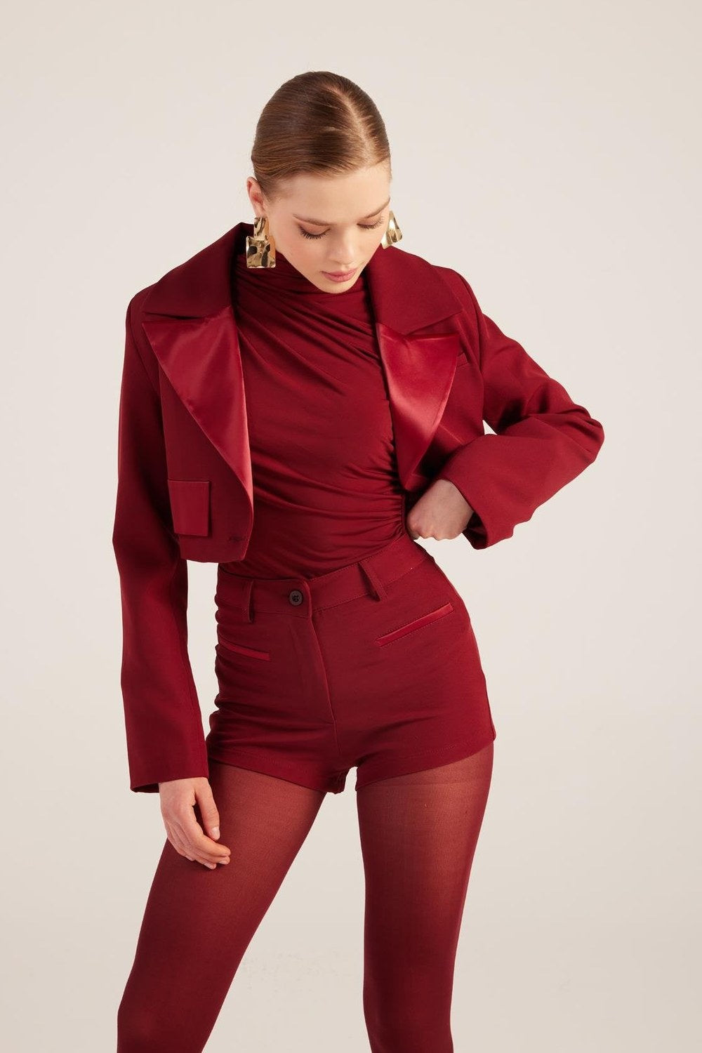 Yakası Saten Detaylı Camila Crop Blazer Ceket Bordo - 3