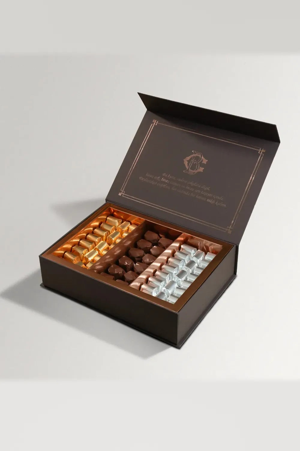 Paketli Sütlü Çikolata Fıstıklı - 550 Gr - 0