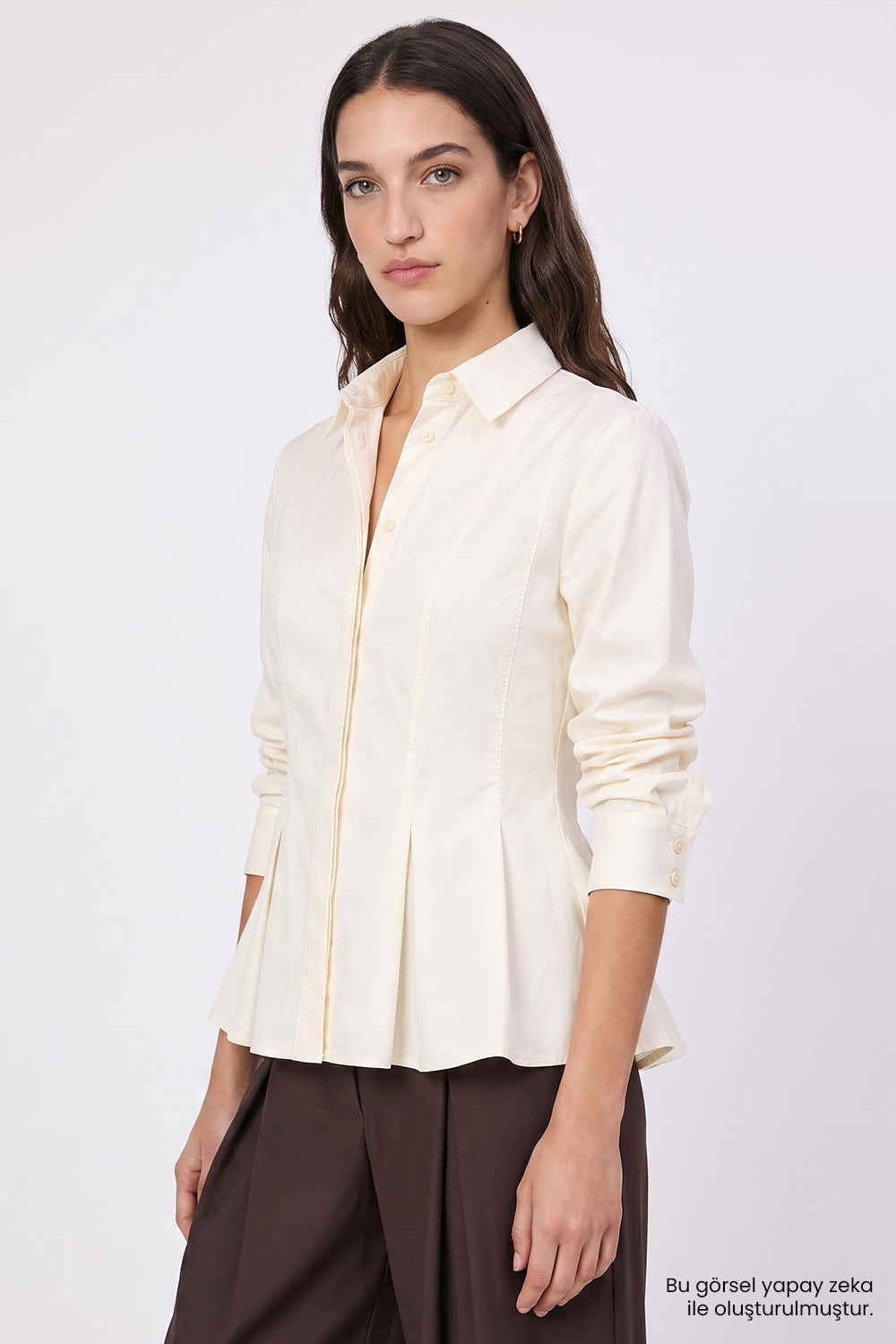 Bele Oturan Pileli Uzun Kollu Slim Fit Ekru Gömlek