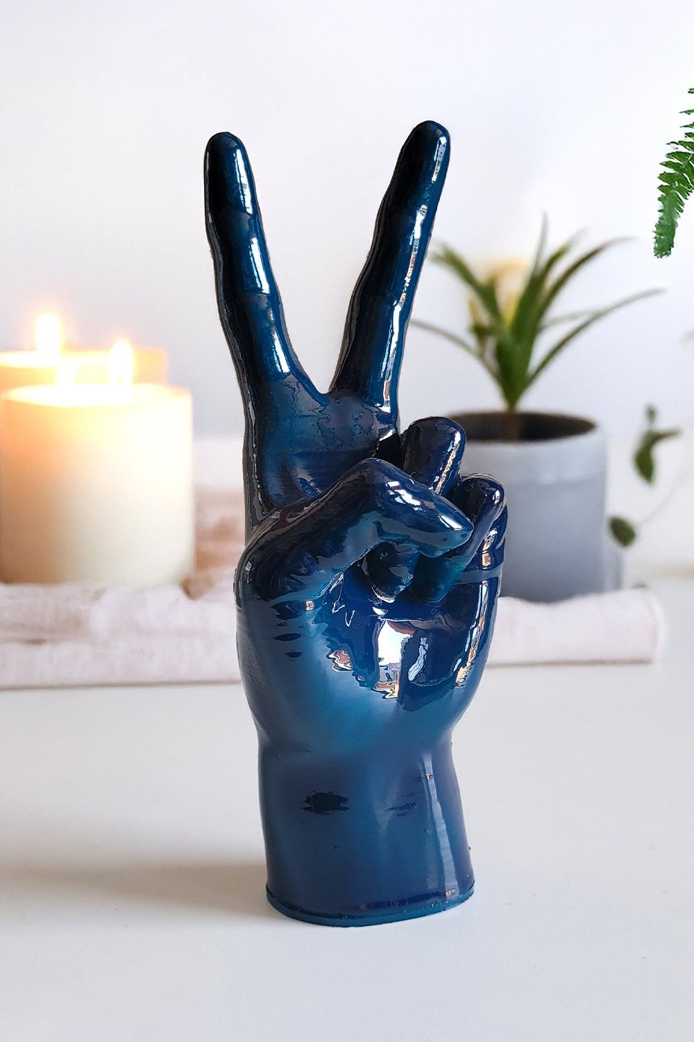 42A35 Home & Living-Barış El Figürü V2 | Okyanus Mavi-Heykel-1-Milagron.com