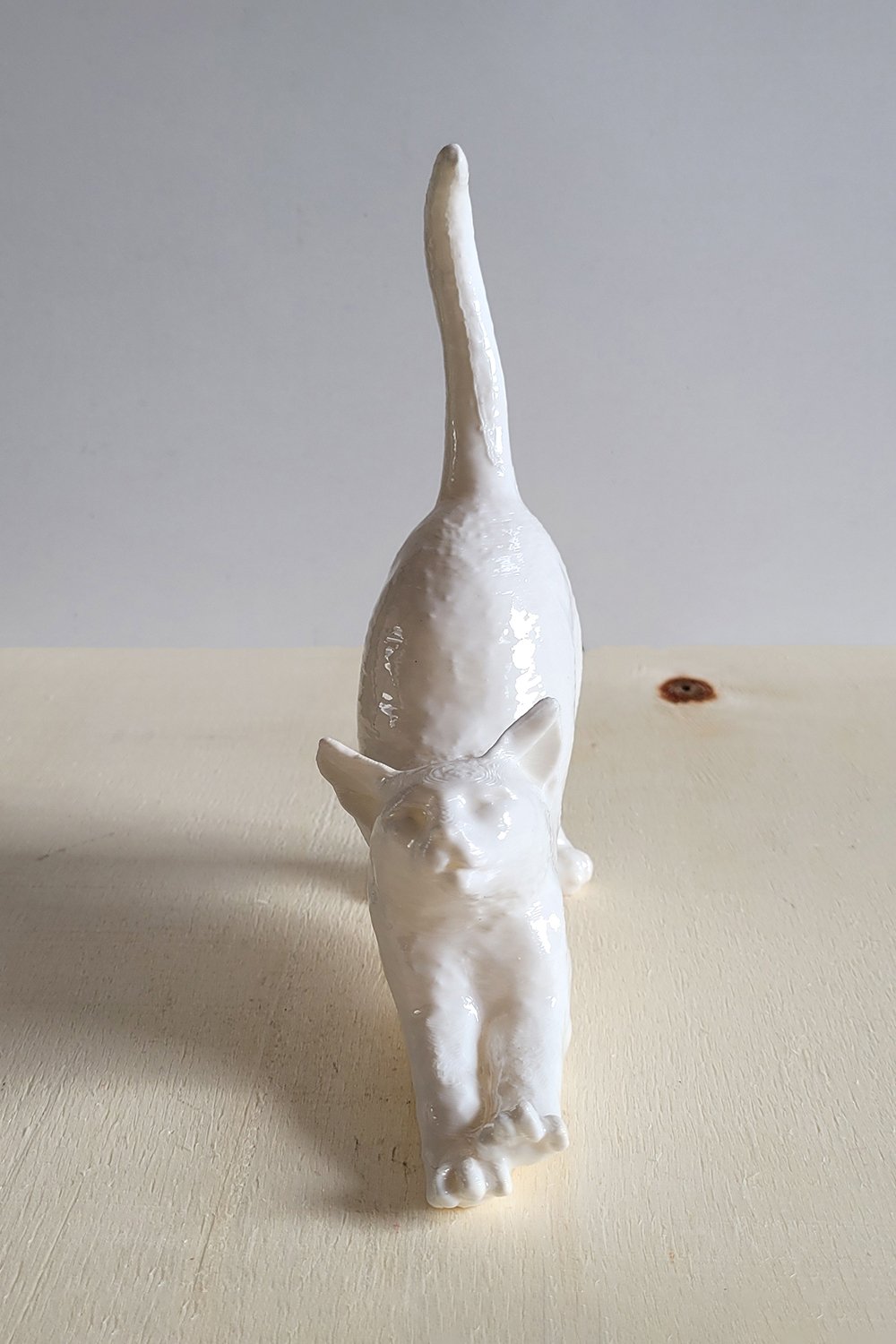 42A35 Home & Living-Esneyen Kedi Yüzük Düzenleyici | Beyaz-Takı Standı-5-Milagron.com