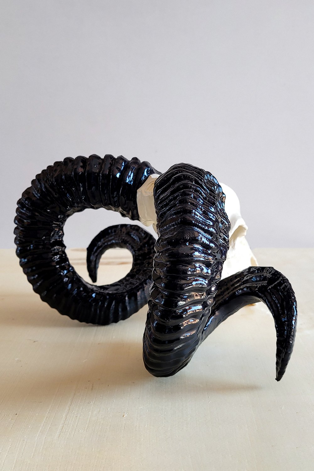 42A35 Home & Living-Gotik Koç Kafatası Dekoru-Heykel-4-Milagron.com