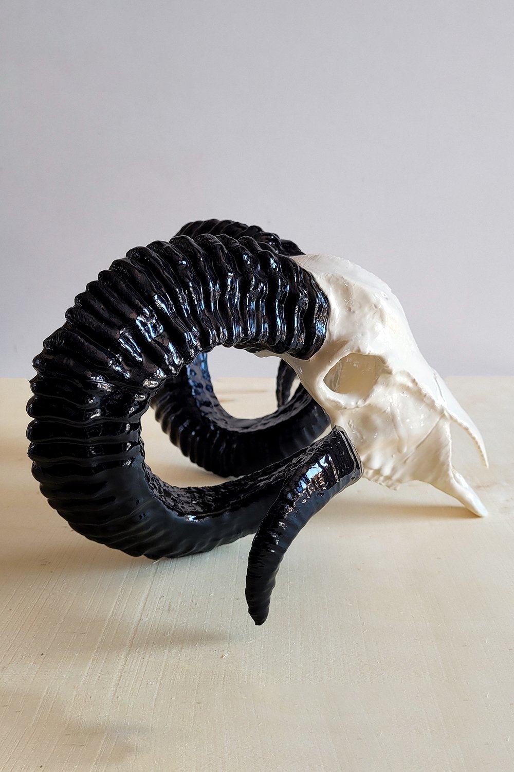 42A35 Home & Living-Gotik Koç Kafatası Dekoru-Heykel-5-Milagron.com