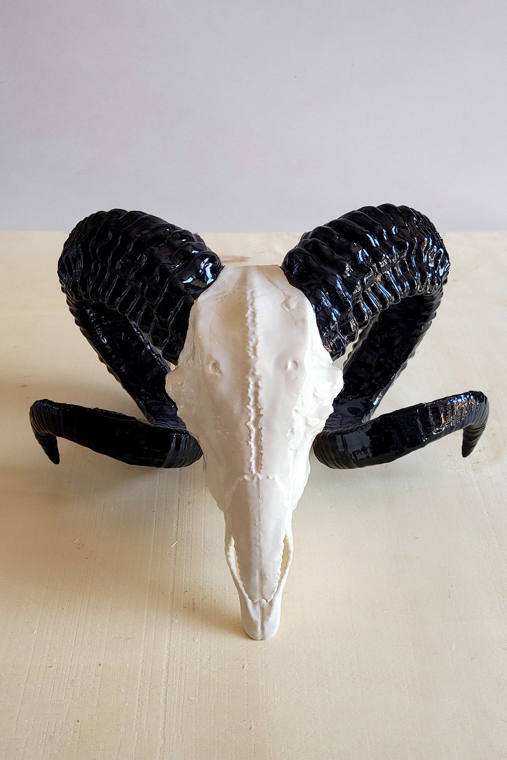 42A35 Home & Living-Gotik Koç Kafatası Dekoru-Heykel-6-Milagron.com