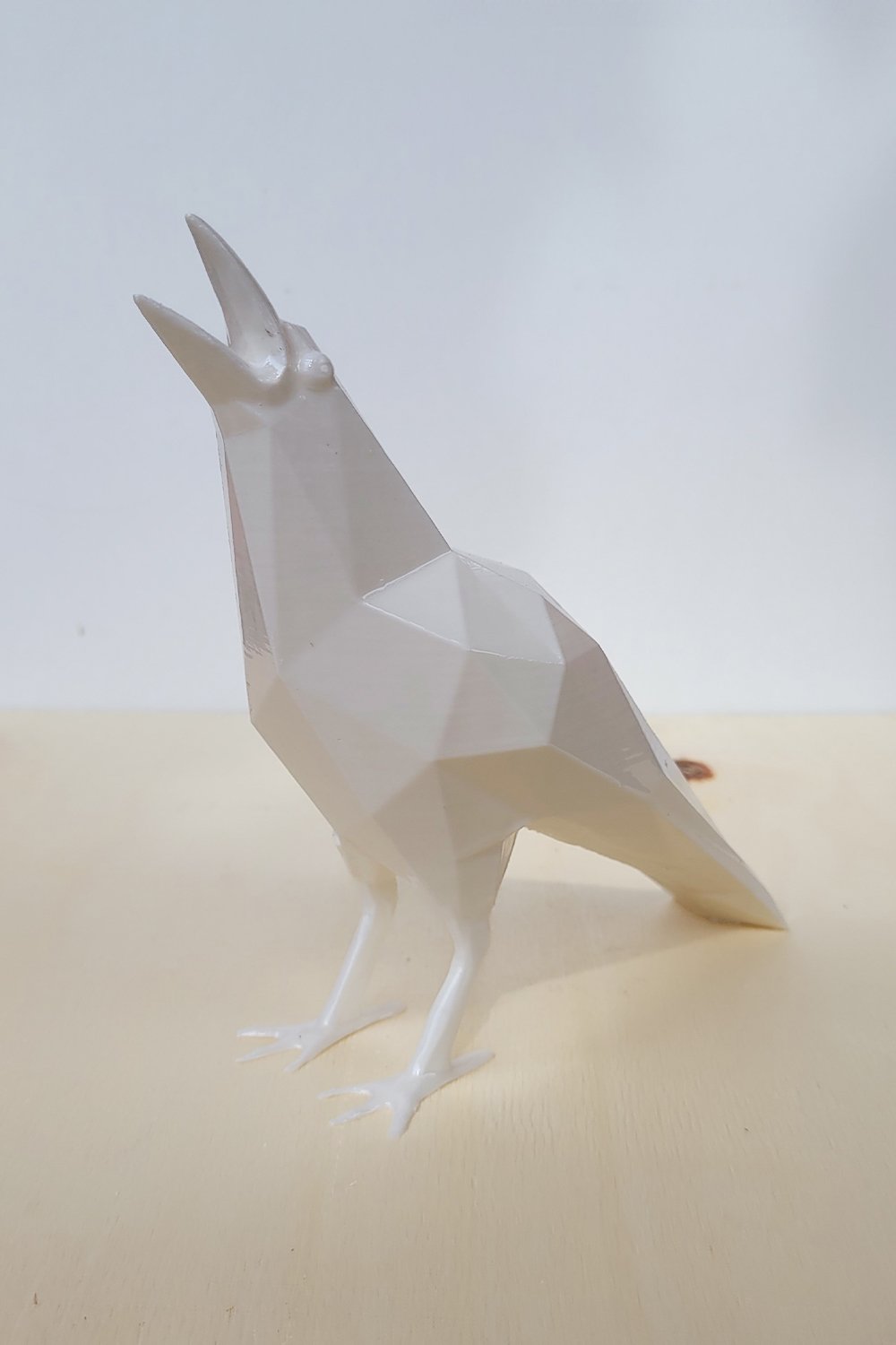 42A35 Home & Living-Lowpoly Karga Figürü | Beyaz-Biblo-4-Milagron.com