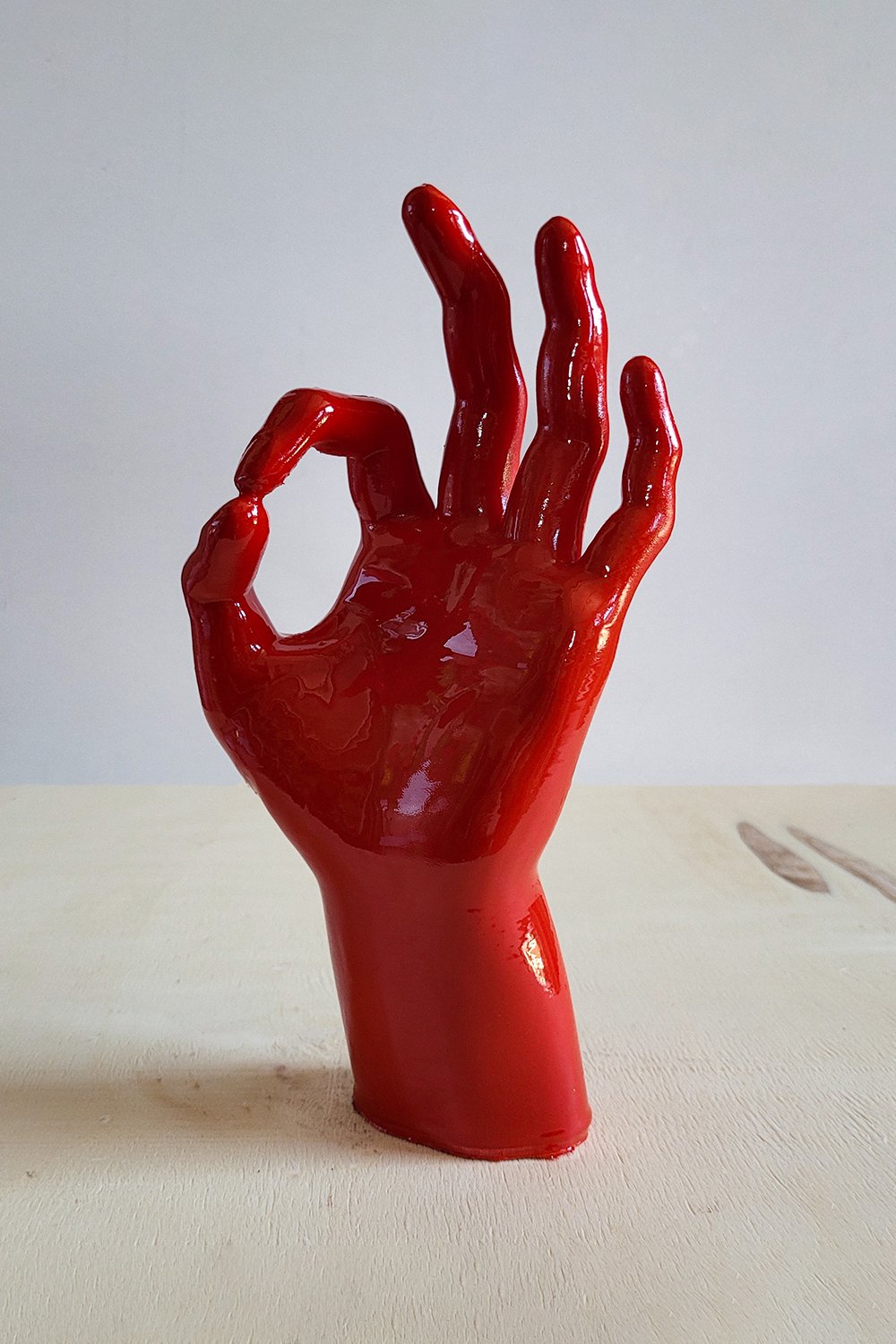 42A35 Home & Living-Okey El Figürü V2 | Kırmız-Heykel-2-Milagron.com