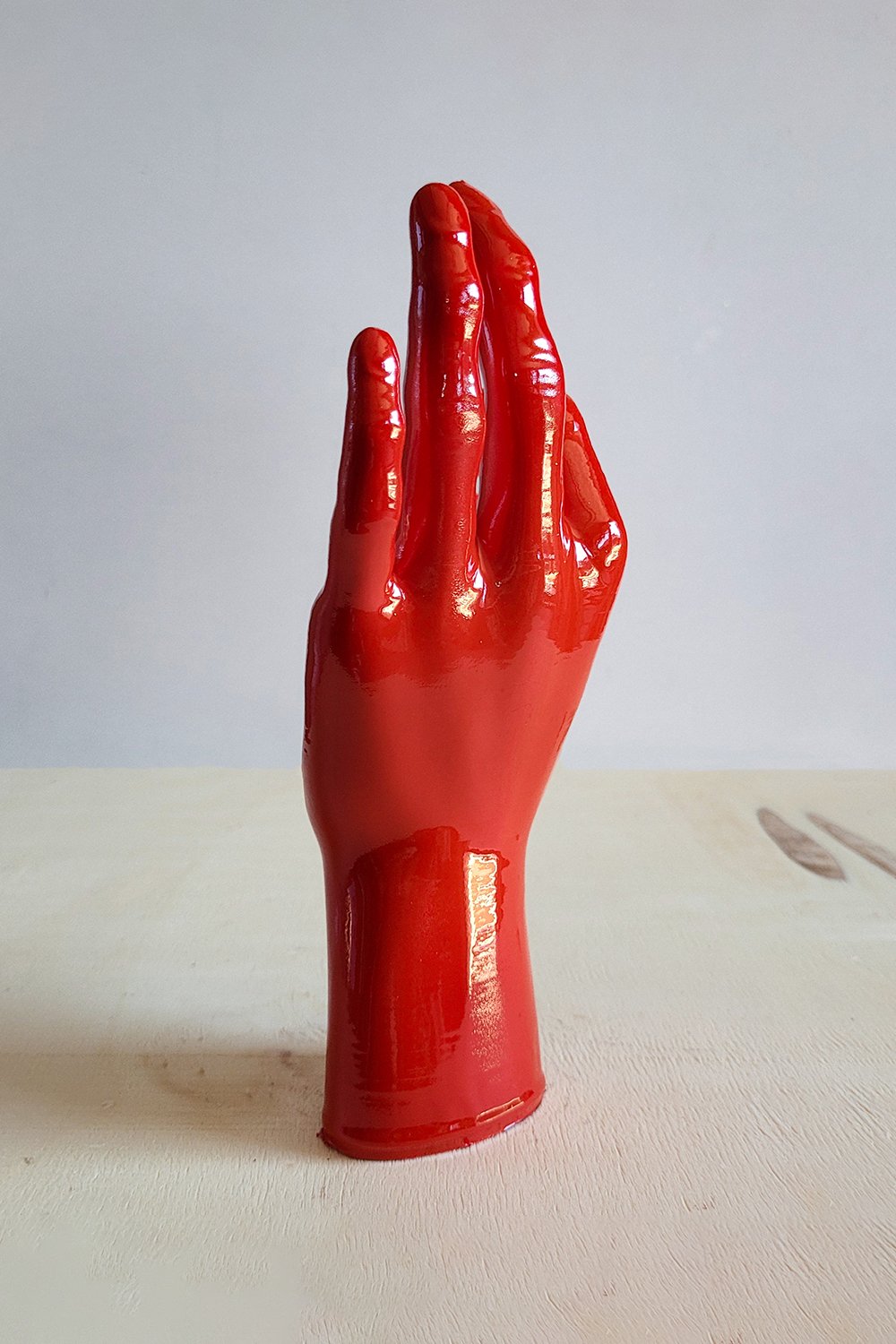 42A35 Home & Living-Okey El Figürü V2 | Kırmız-Heykel-8-Milagron.com