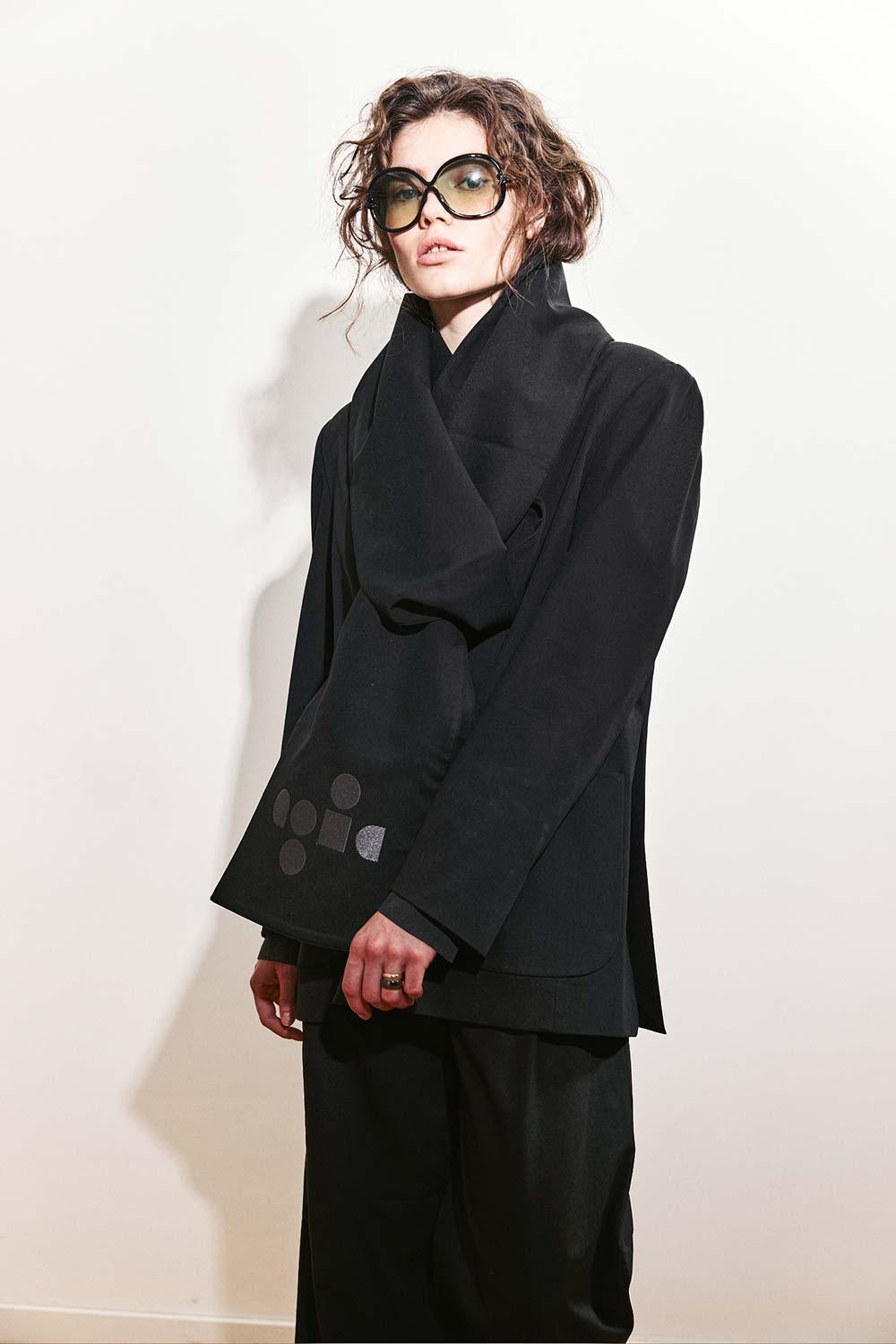 Agic-Kruvaze Yırtmaçlı Siyah Astarlı Ceket-Ceket-1-Milagron.com