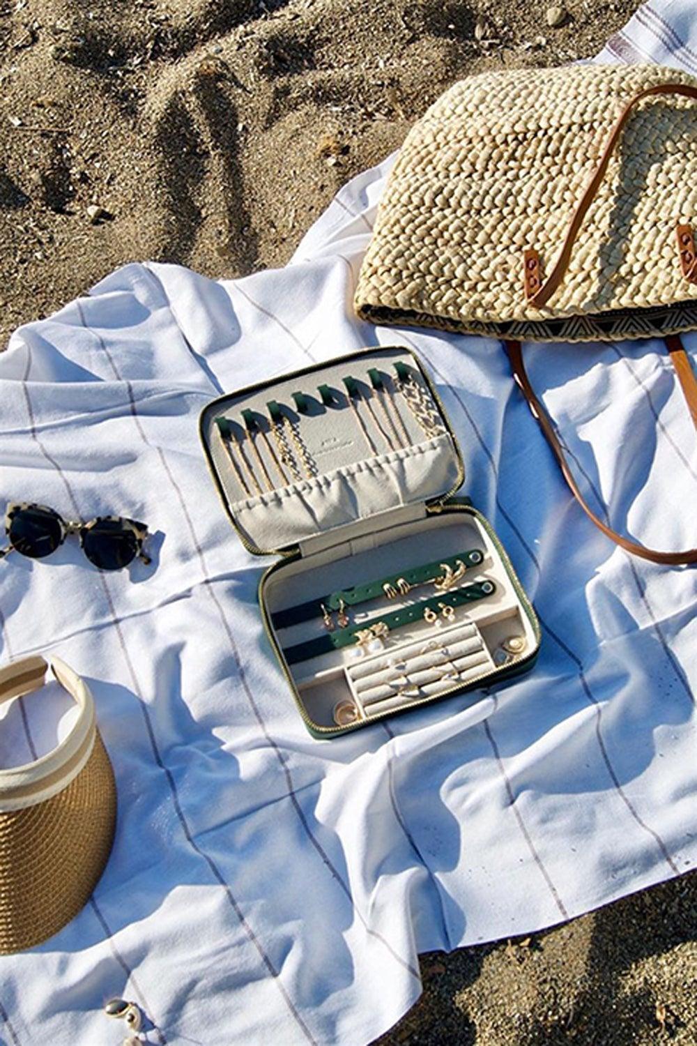 Aika Concept-Large Jewelry Bag Koyu Yeşil-Takı Çantası-3-Milagron.com