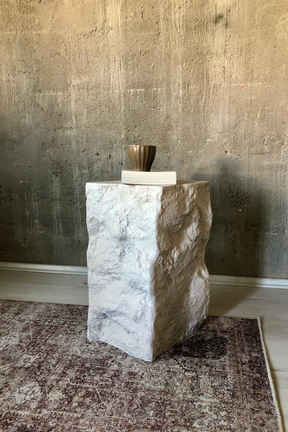 Alanco Design-Taş Görünümlü Polyester Yan Sehpa-Sehpa-1-Milagron.com