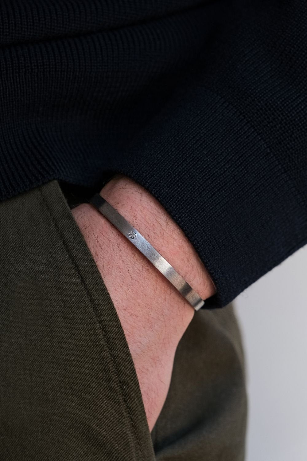 Aleyna Cebeci Jewelry-Simple Bileklik, 925 Ayar Gümüş, Pırlanta-Bileklik-2-Milagron.com