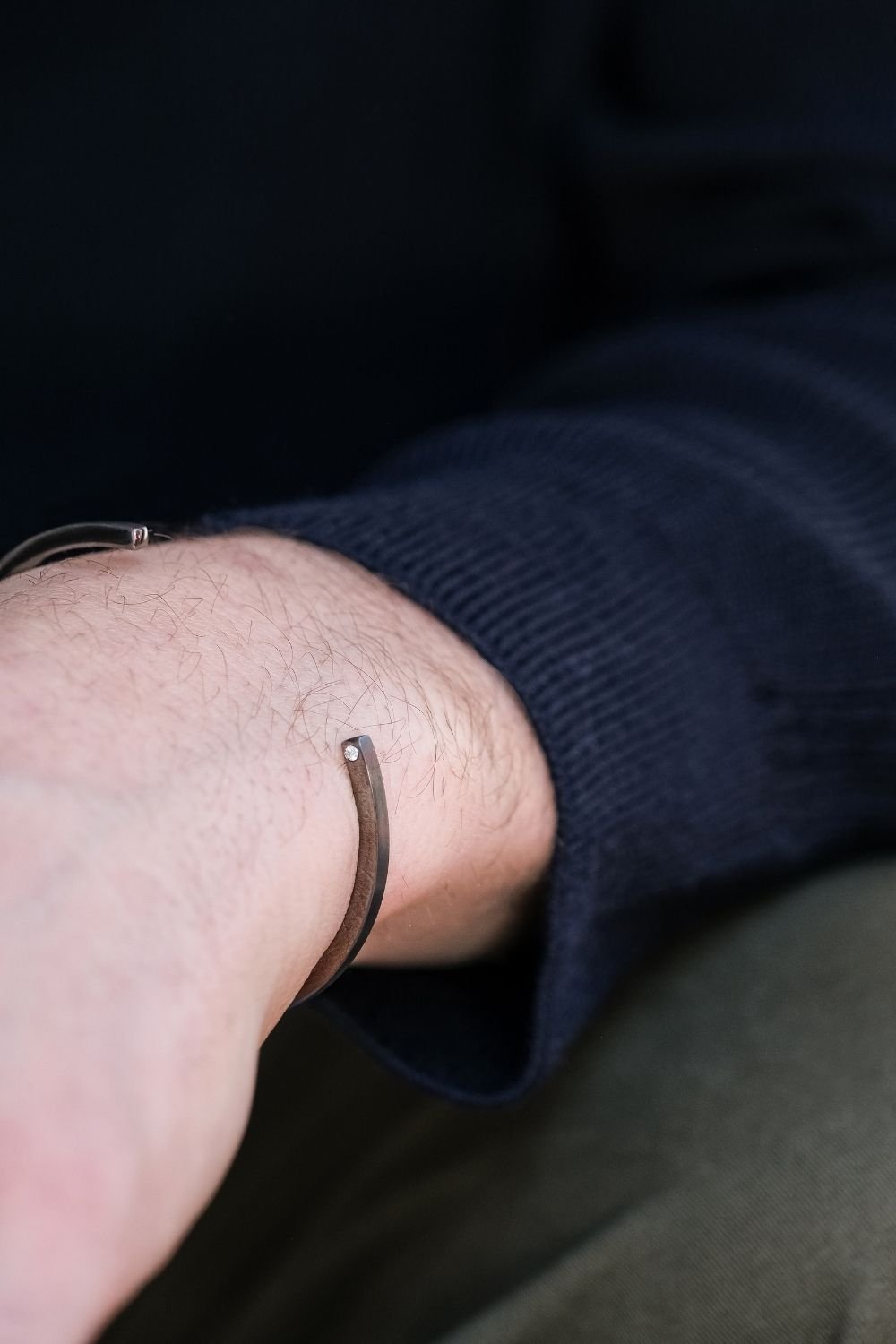 Aleyna Cebeci Jewelry-Square Bileklik, Siyah Rodyum Kaplama Gümüş, Pırlanta-Bileklik-2-Milagron.com