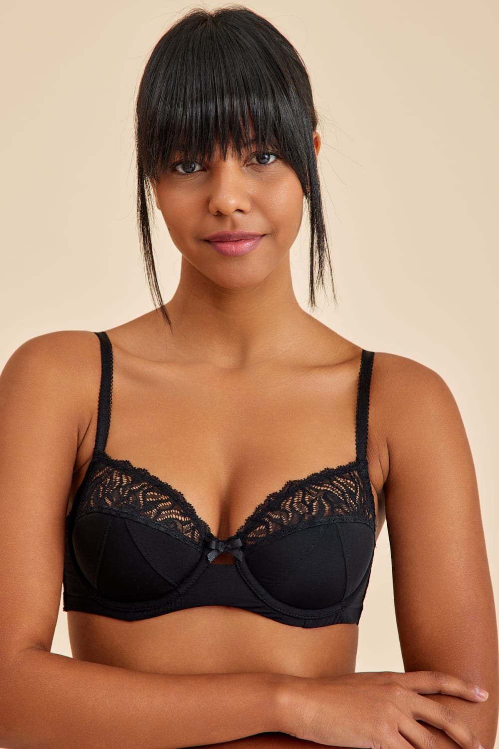 Amarelle-Emma Siyah Balenli Dantelli Dolgulu Yarım Kap Sütyen-Sütyen-1-Milagron.com
