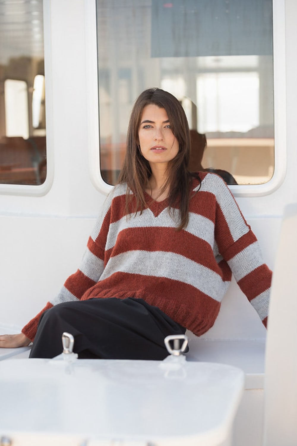 Amour Et Naturel-Kiremit V Yaka Oversize Çizgili Kazak-Kazak & Triko-1-Milagron.com