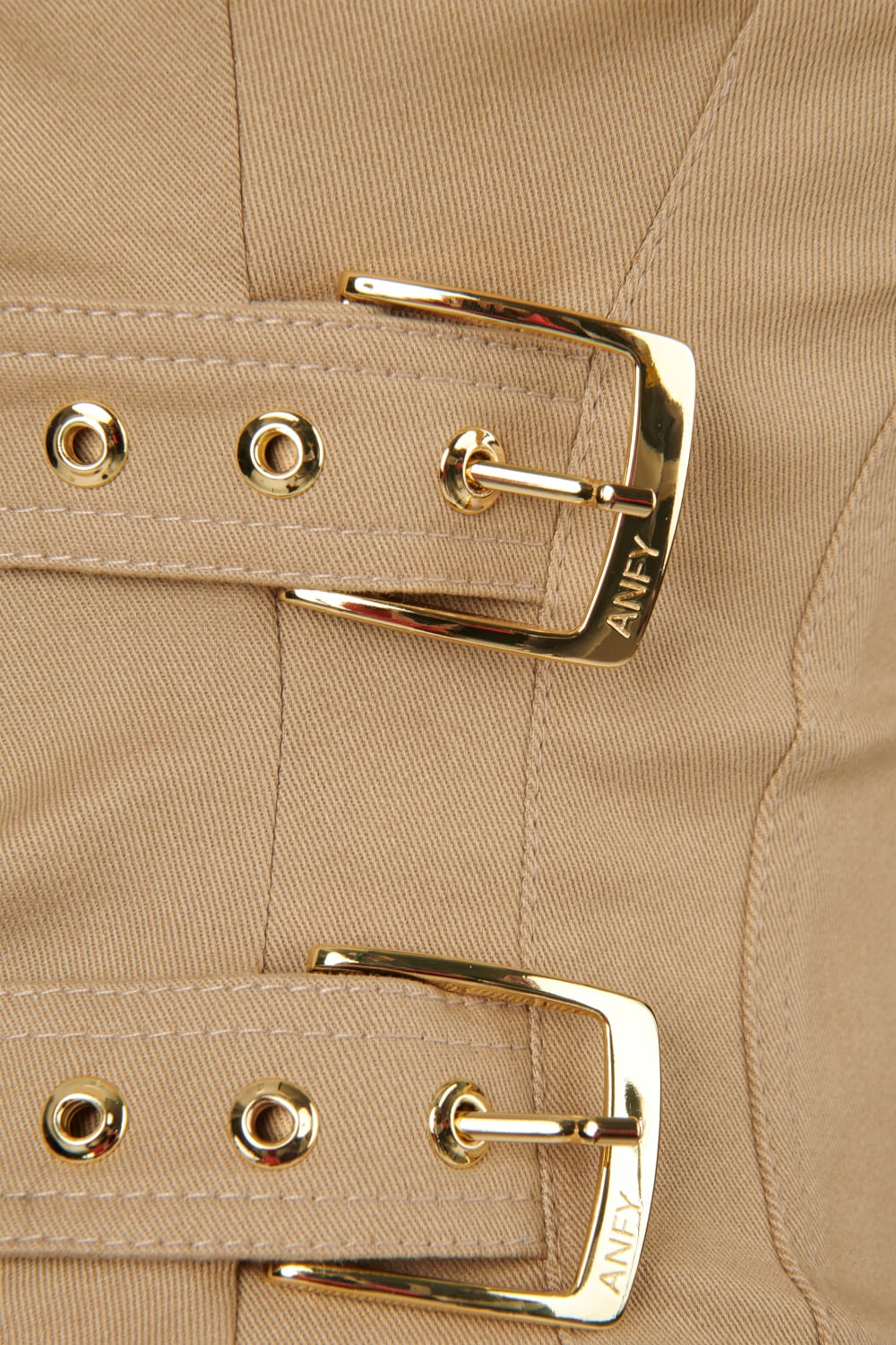 Anfy-Duke Büstiyer-Top-4-Milagron.com