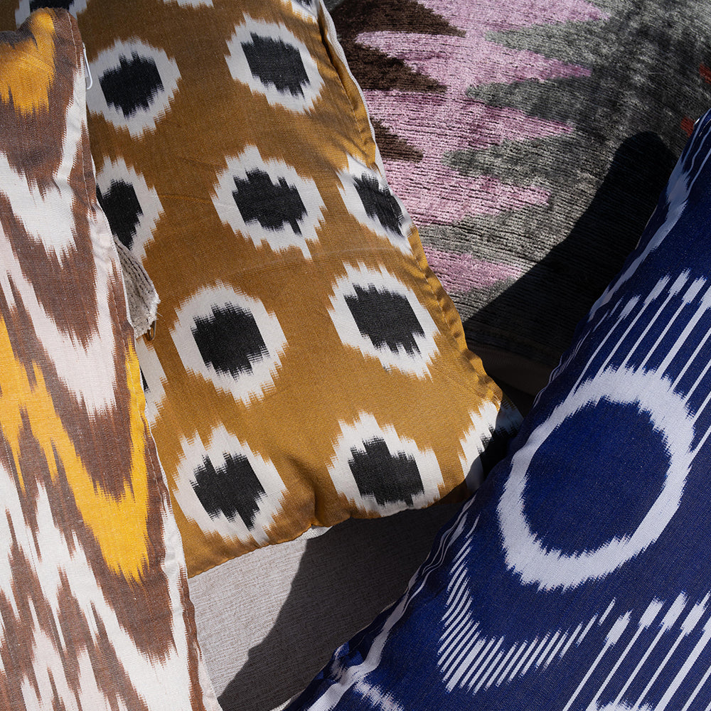 Ani Studio-Faye Silk Velvet Ikat Pillow Case-Yastık Kılıfı-3-Milagron.com